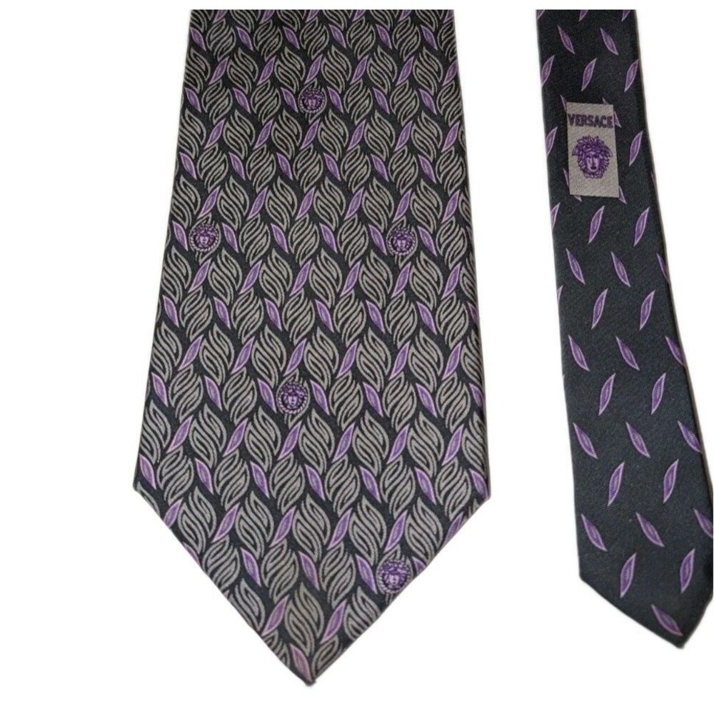Vintage Gianni Versace 100% Silk Tie Medusa Purple Leaf Jacquard Medusa Italy